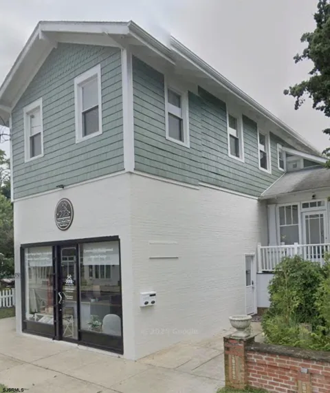1052 Shore Road