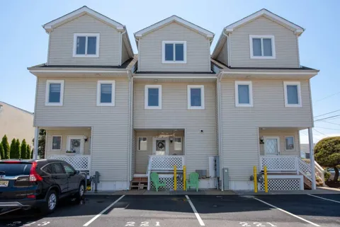 221 N 36 Ave