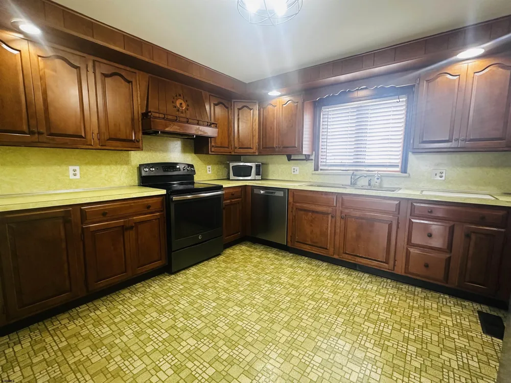 3670 Oak Road Buena Vista Township, NJ 08360