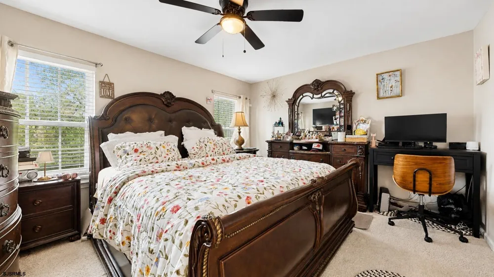 12 Summit Cir Mays Landing, NJ 08330
