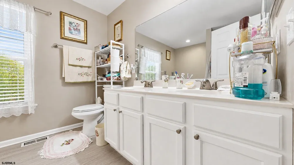 12 Summit Cir Mays Landing, NJ 08330