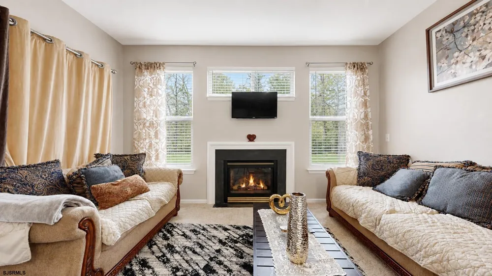 12 Summit Cir Mays Landing, NJ 08330