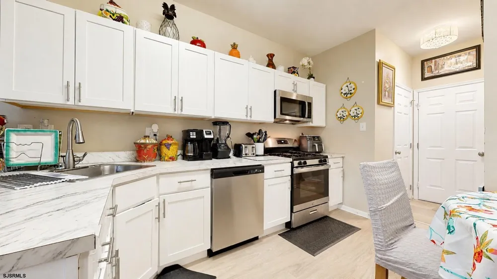 12 Summit Cir Mays Landing, NJ 08330