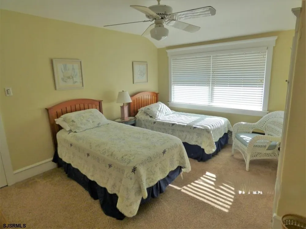 875 Stenton Pl Ocean City, NJ 08226
