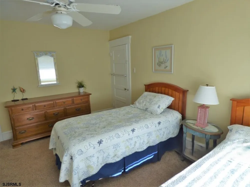 875 Stenton Pl Ocean City, NJ 08226