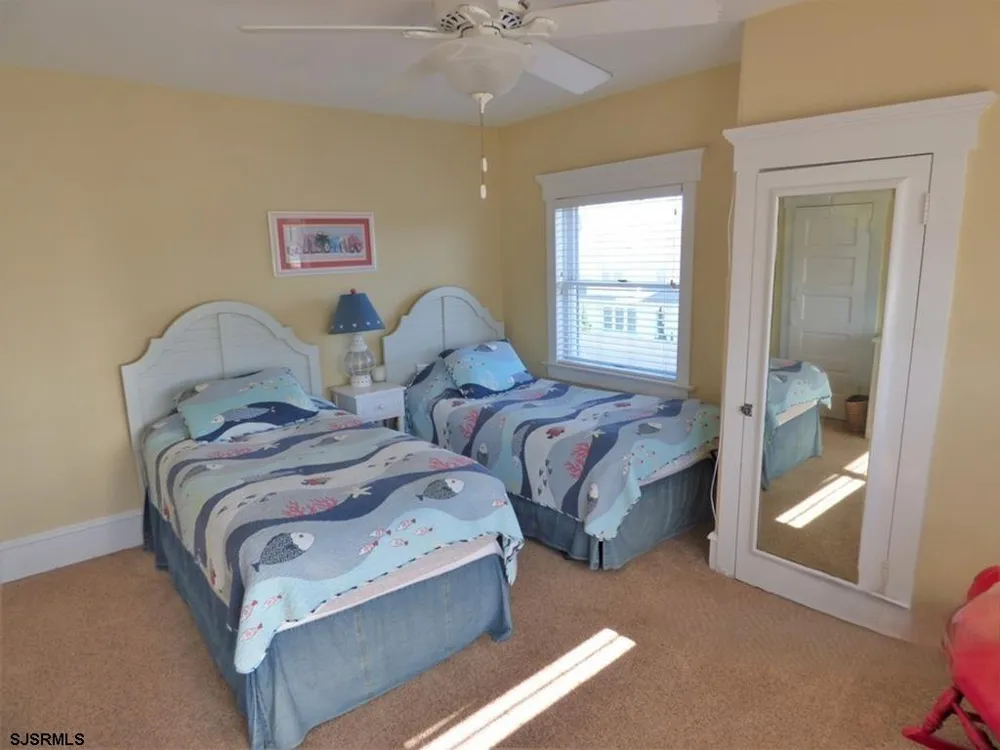 875 Stenton Pl Ocean City, NJ 08226