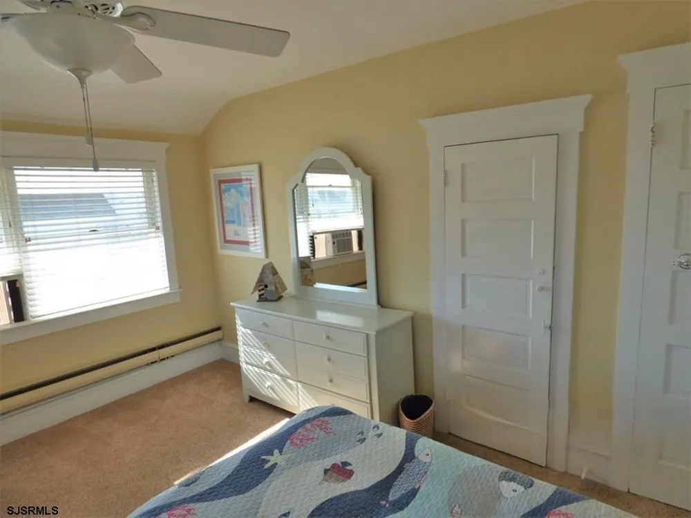875 Stenton Pl Ocean City, NJ 08226