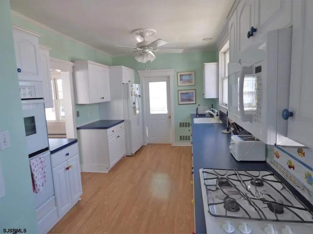 875 Stenton Pl Ocean City, NJ 08226