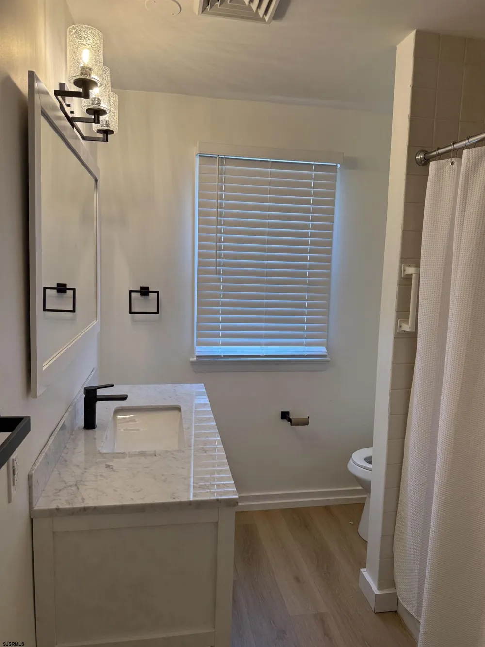 210 N Surrey Ave Ventnor Heights, NJ 08406
