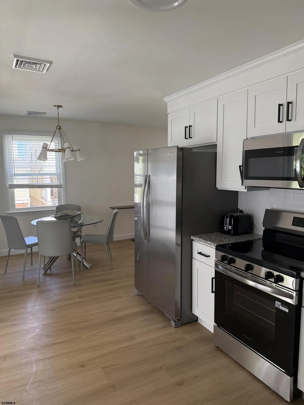 210 N Surrey Ave Ventnor Heights, NJ 08406