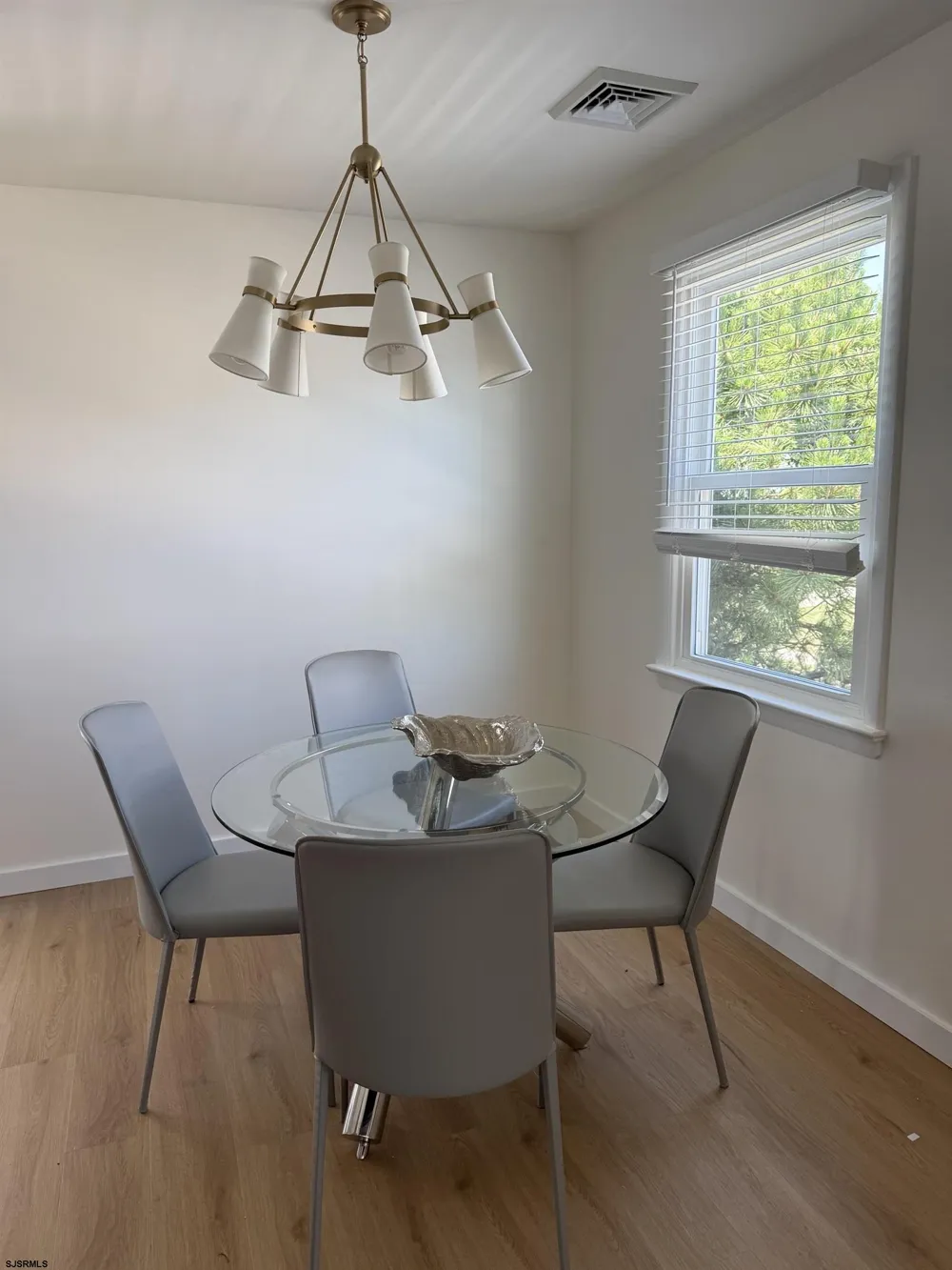 210 N Surrey Ave Ventnor Heights, NJ 08406