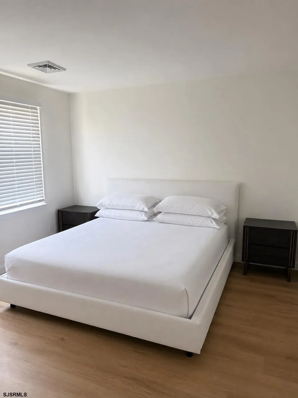 210 N Surrey Ave Ventnor Heights, NJ 08406