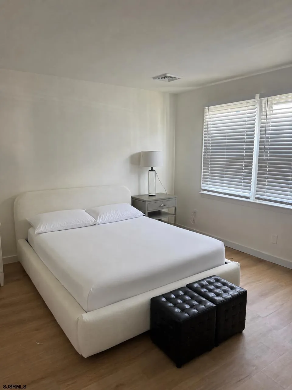 210 N Surrey Ave Ventnor Heights, NJ 08406