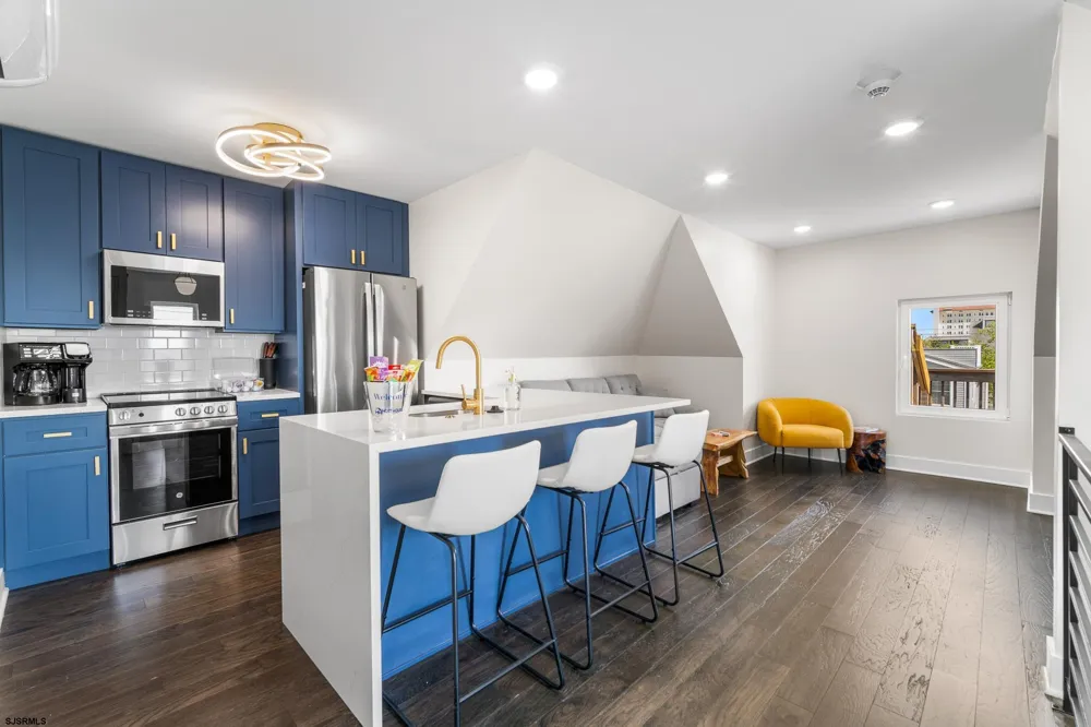 1059 Asbury Ave Ocean City, NJ 08226