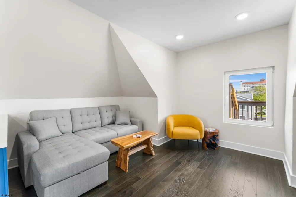 1059 Asbury Ave Ocean City, NJ 08226