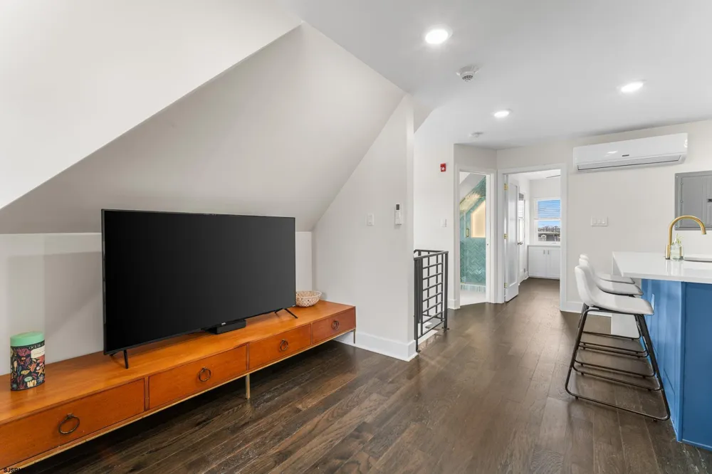 1059 Asbury Ave Ocean City, NJ 08226