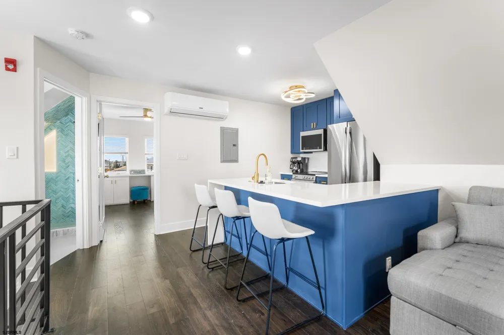 1059 Asbury Ave Ocean City, NJ 08226