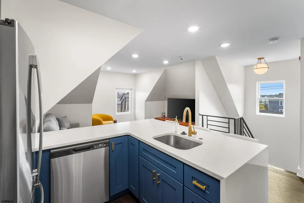 1059 Asbury Ave Ocean City, NJ 08226