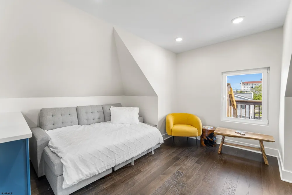 1059 Asbury Ave Ocean City, NJ 08226