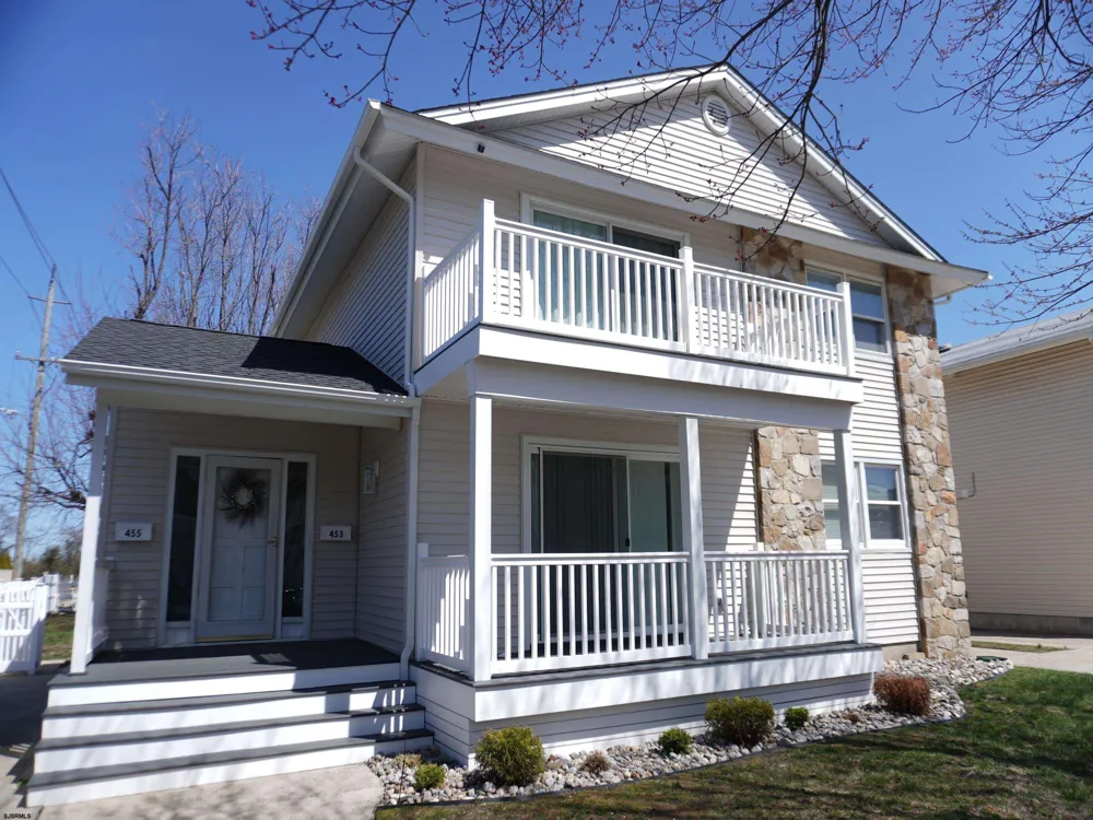 453 Berkshire Dr Ventnor, NJ 08406