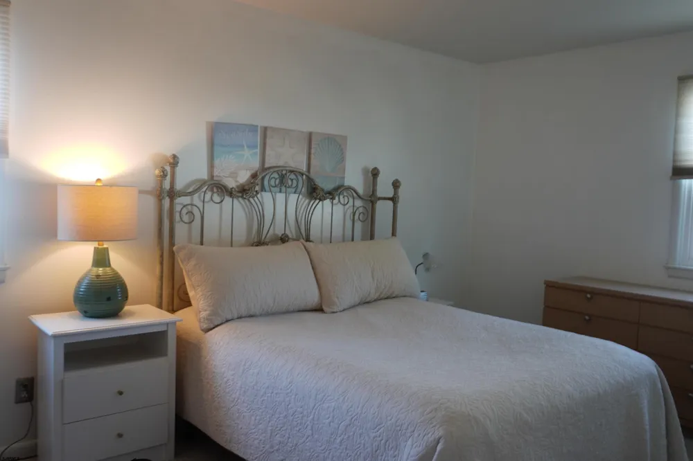 453 Berkshire Dr Ventnor, NJ 08406
