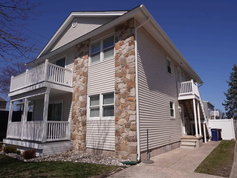 453 Berkshire Dr Ventnor, NJ 08406
