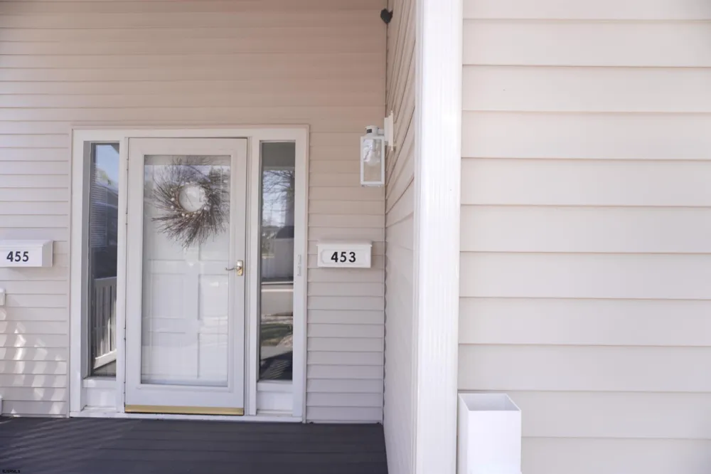 453 Berkshire Dr Ventnor, NJ 08406