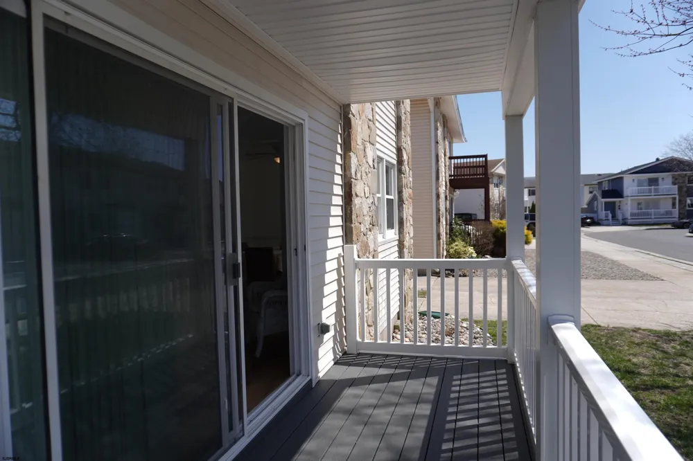 453 Berkshire Dr Ventnor, NJ 08406