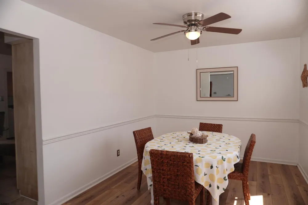 453 Berkshire Dr Ventnor, NJ 08406