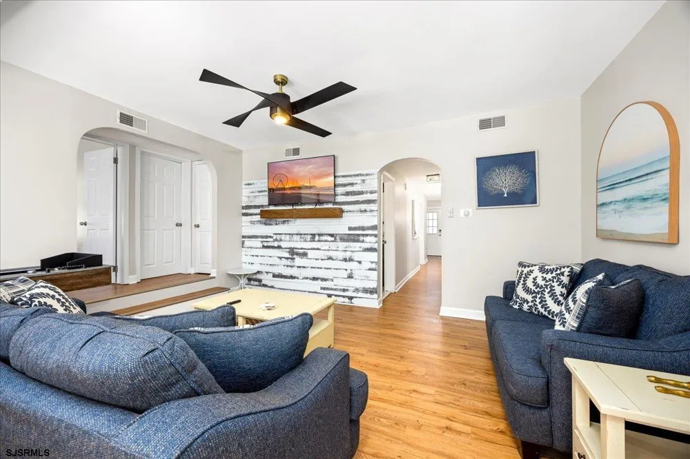 14 S Jackson Ave Ventnor, NJ 08406