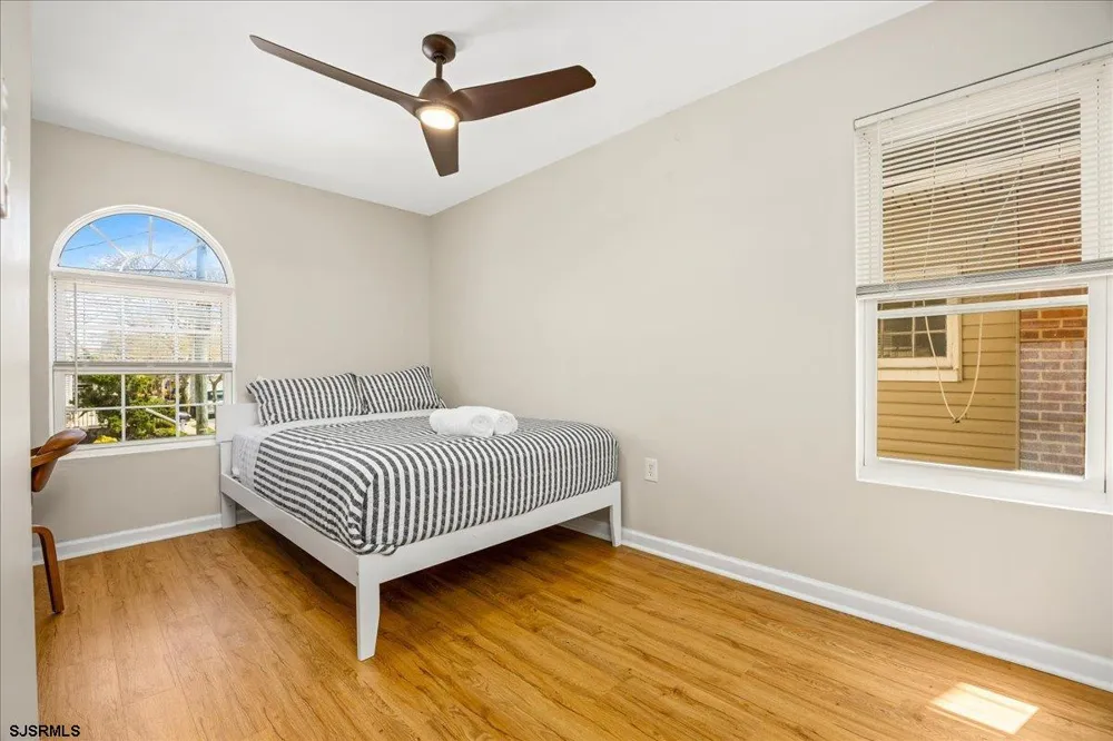 14 S Jackson Ave Ventnor, NJ 08406