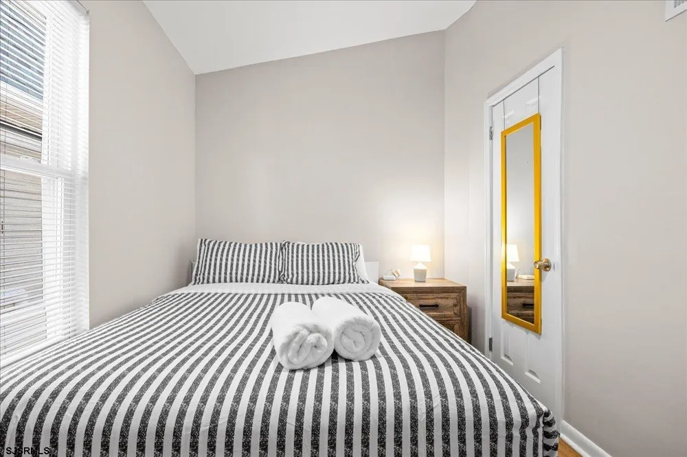 14 S Jackson Ave Ventnor, NJ 08406