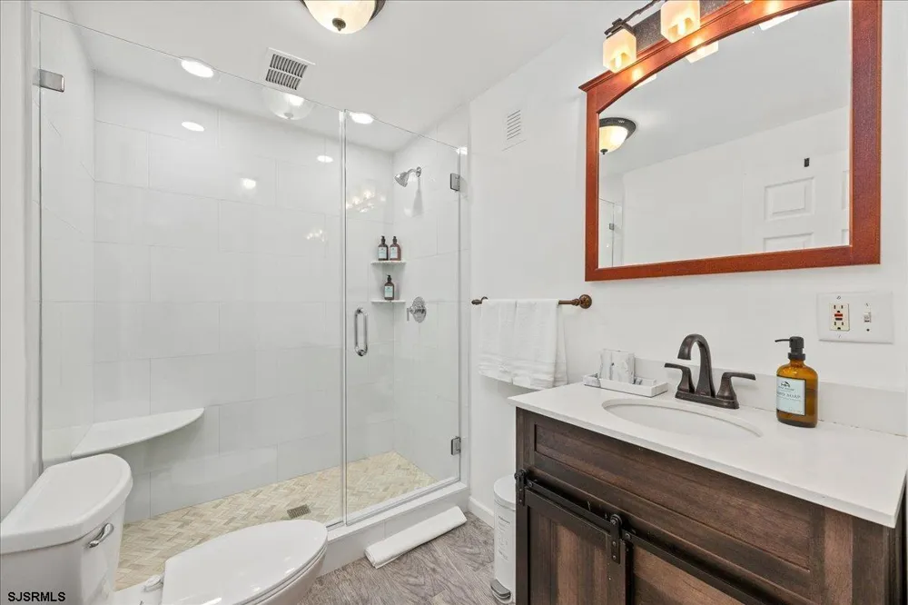 14 S Jackson Ave Ventnor, NJ 08406