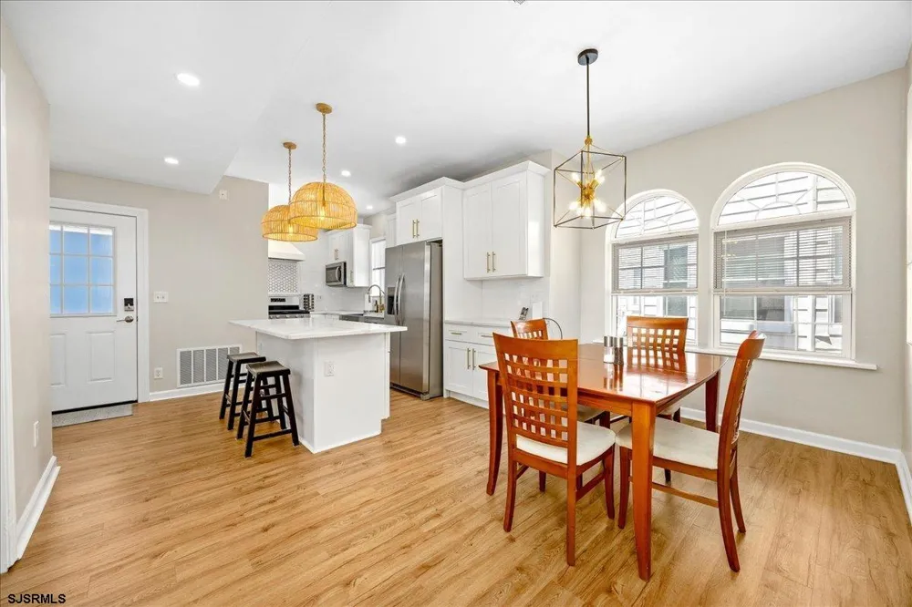 14 S Jackson Ave Ventnor, NJ 08406