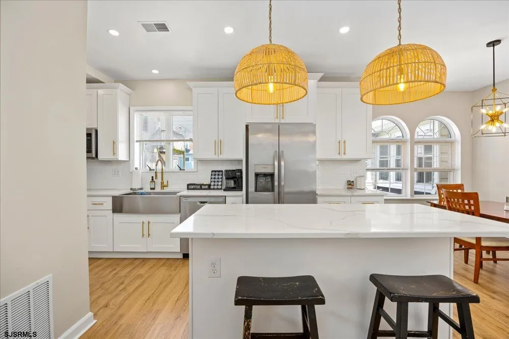 14 S Jackson Ave Ventnor, NJ 08406