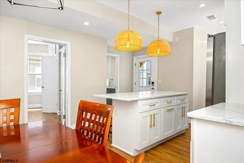 14 S Jackson Ave Ventnor, NJ 08406