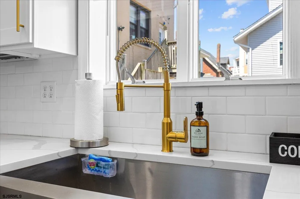 14 S Jackson Ave Ventnor, NJ 08406