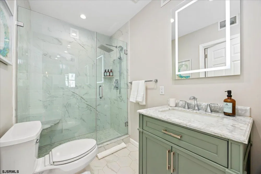 14 S Jackson Ave Ventnor, NJ 08406