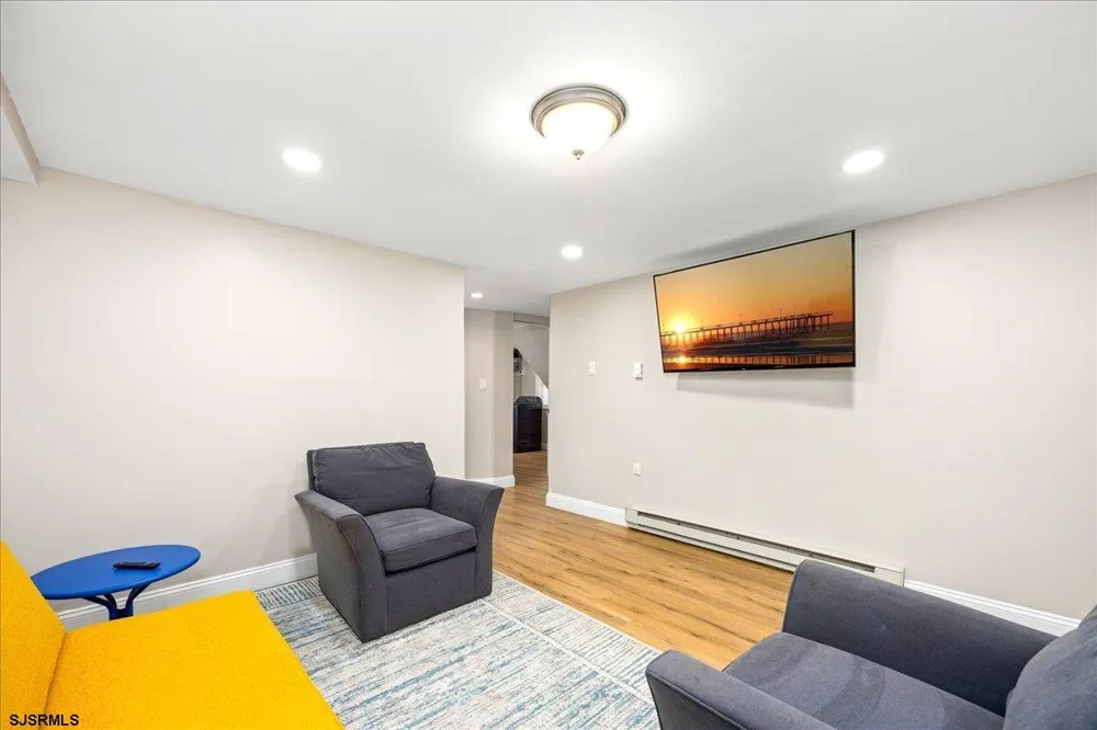 14 S Jackson Ave Ventnor, NJ 08406