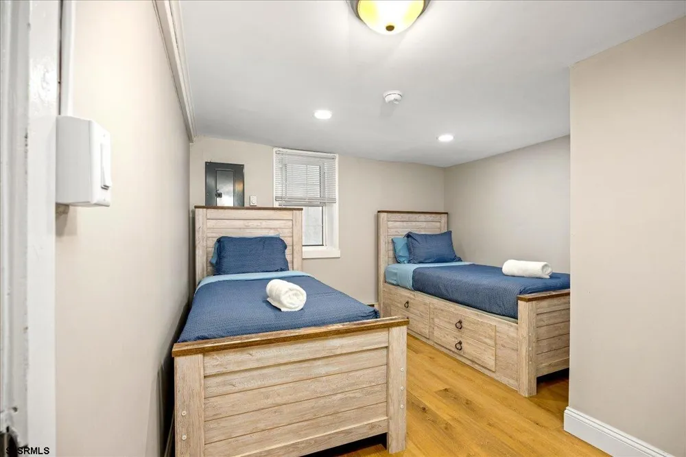 14 S Jackson Ave Ventnor, NJ 08406