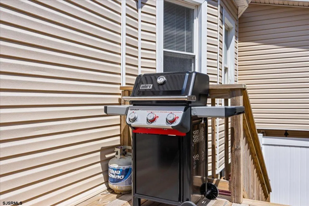 14 S Jackson Ave Ventnor, NJ 08406