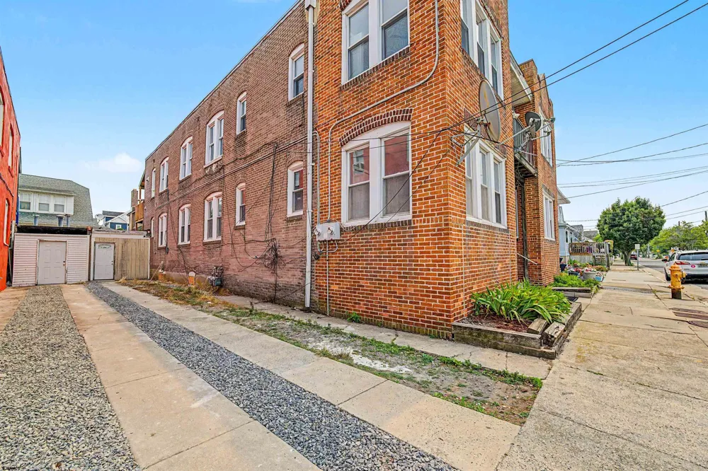 121 N Kingston Ave Atlantic City, NJ 08401