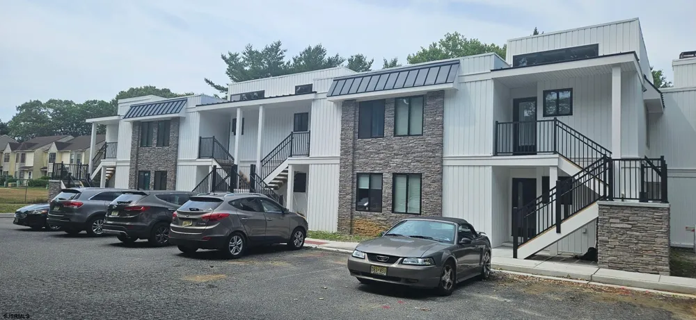 17 Tilton Club Egg Harbor Township, NJ 08234