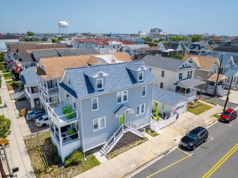 1 E 10th Street