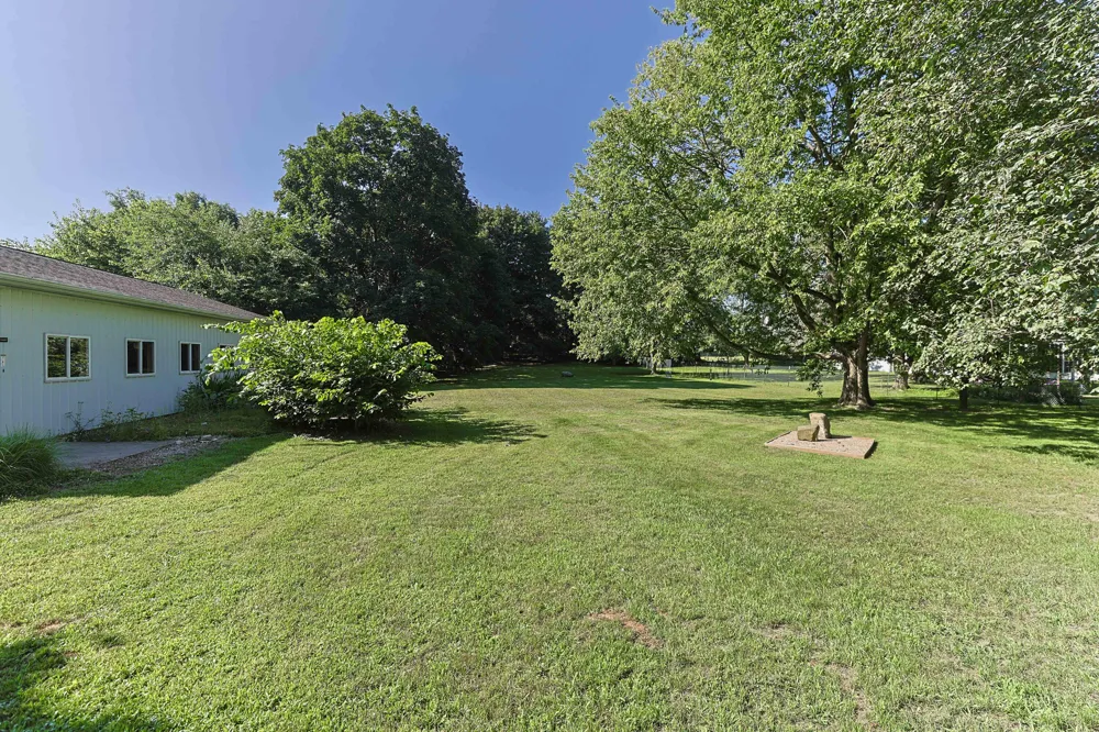 2274 Yankee Street Niles, MI 49120