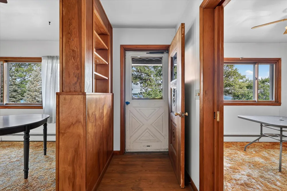 2610 S Shore Drive Crystal, MI 48818