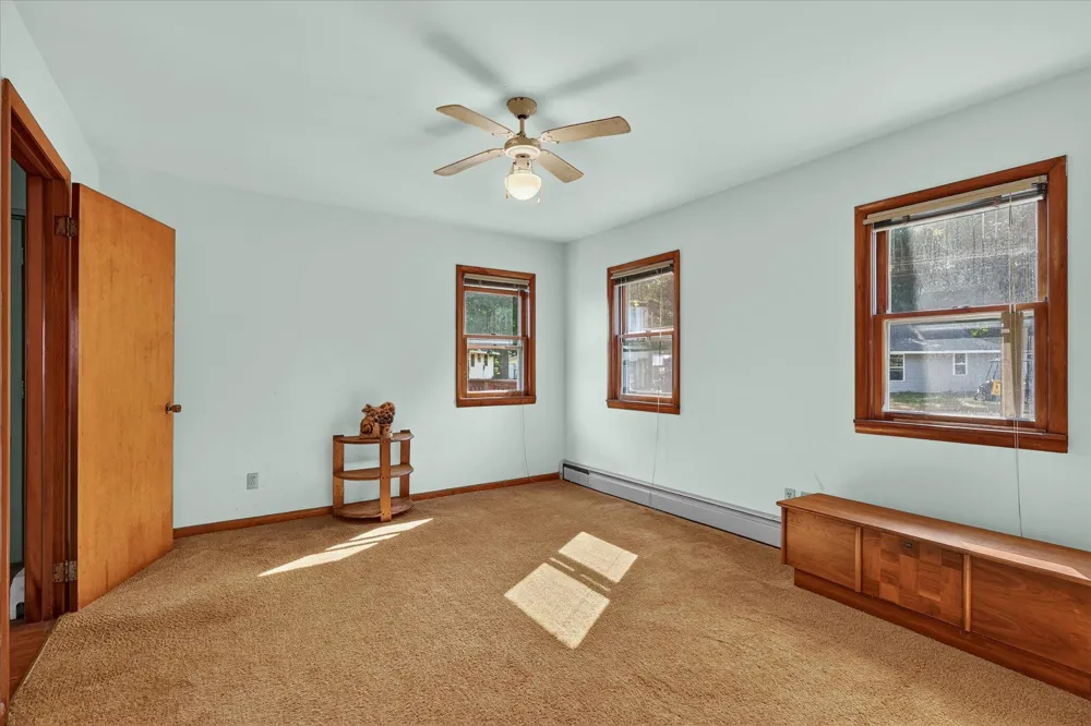 2610 S Shore Drive Crystal, MI 48818