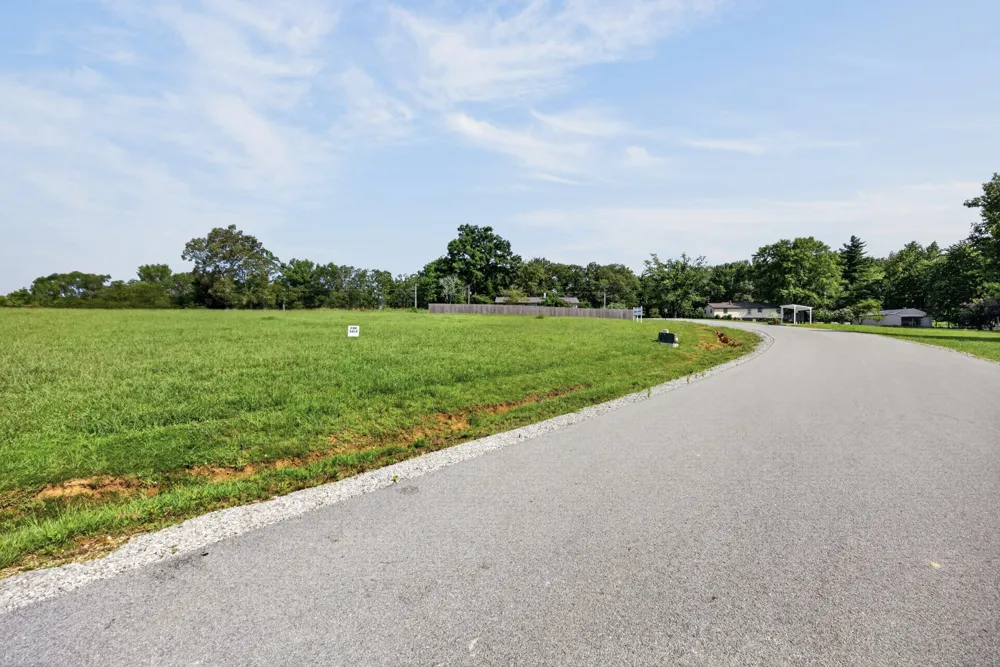 1433 Anna Maria Ln Cookeville, TN 38501