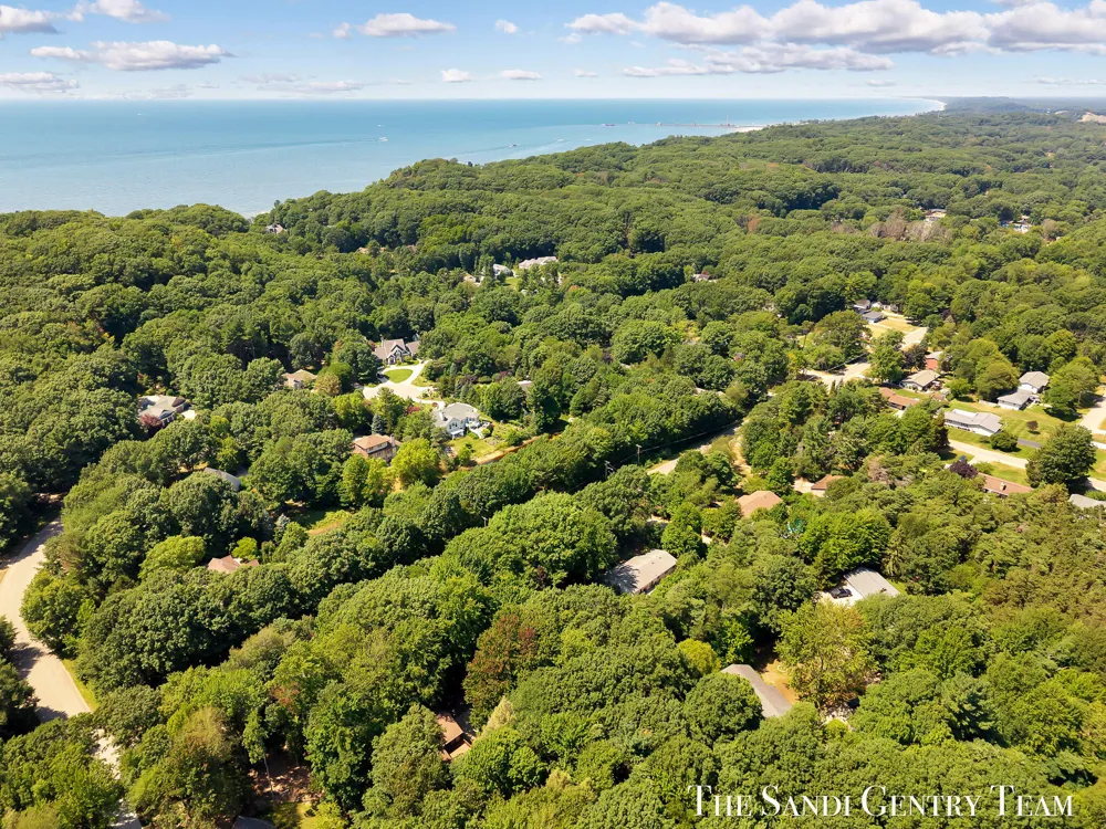 14504 Cameron Court Grand Haven, MI 49417