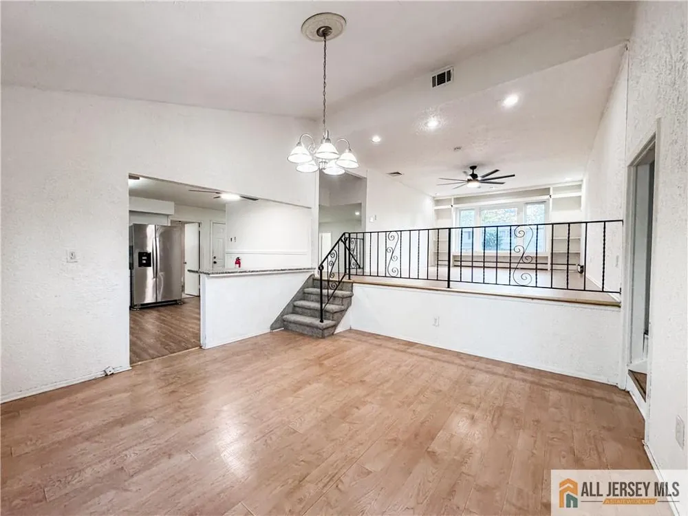 742 Grove Avenue Edison, NJ 08820